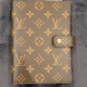 Louis Vuitton Monogram Medium Ring Agenda